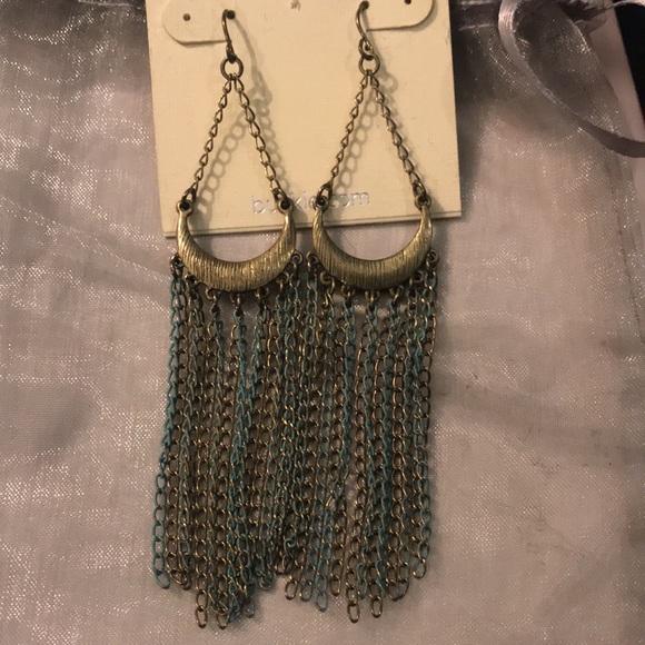 NWT Buckle Fringe Drop Earring. - Picture 6 of 7